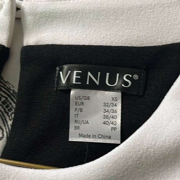 Cleaning clothes out of closet perfect fore the holidays or family funer - Picture 1 of 3